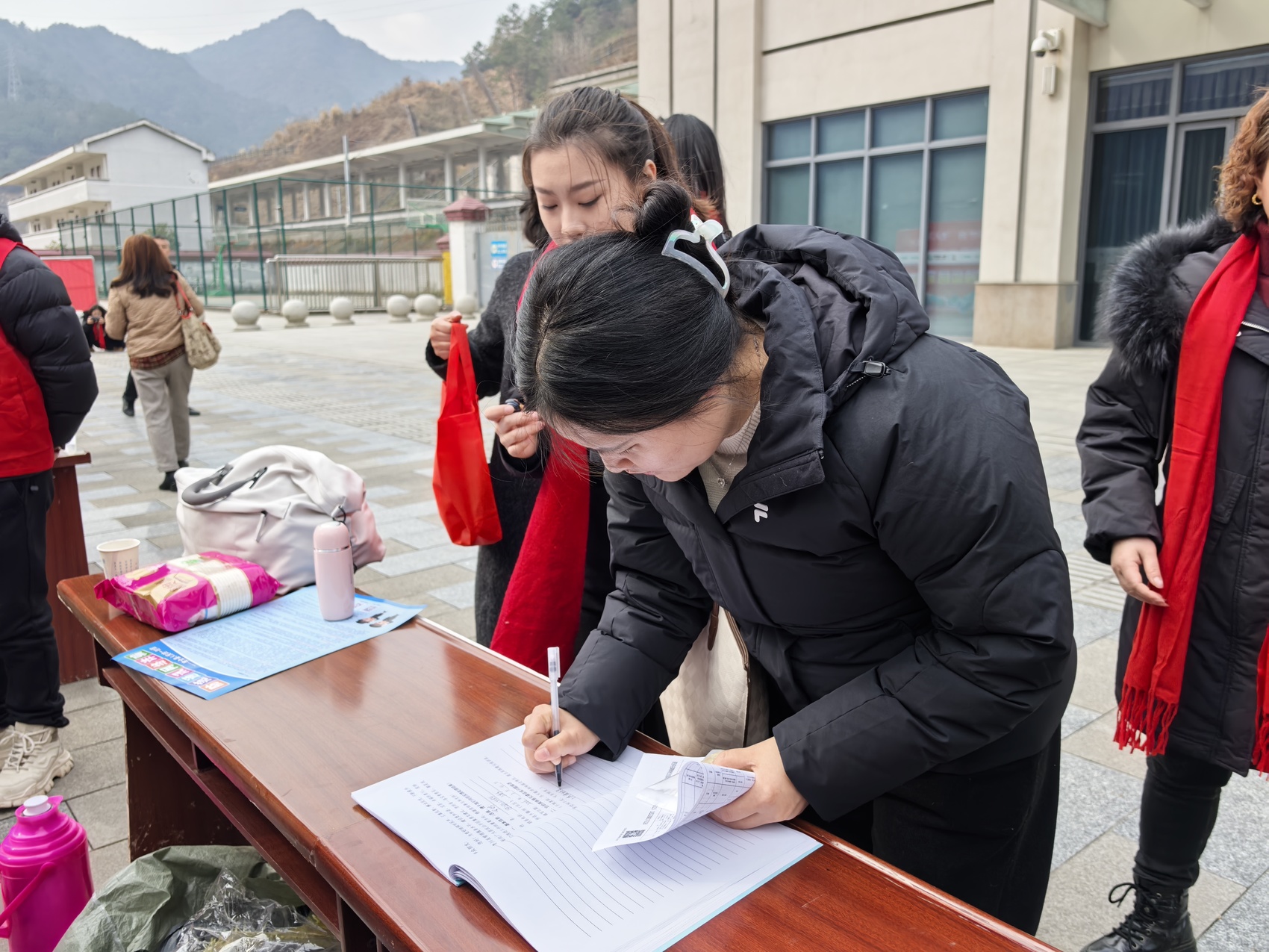 人保服务,人保财险政银保 _2026-2030年生鲜电商行业:谁将赢得“最后一公里”的利润?