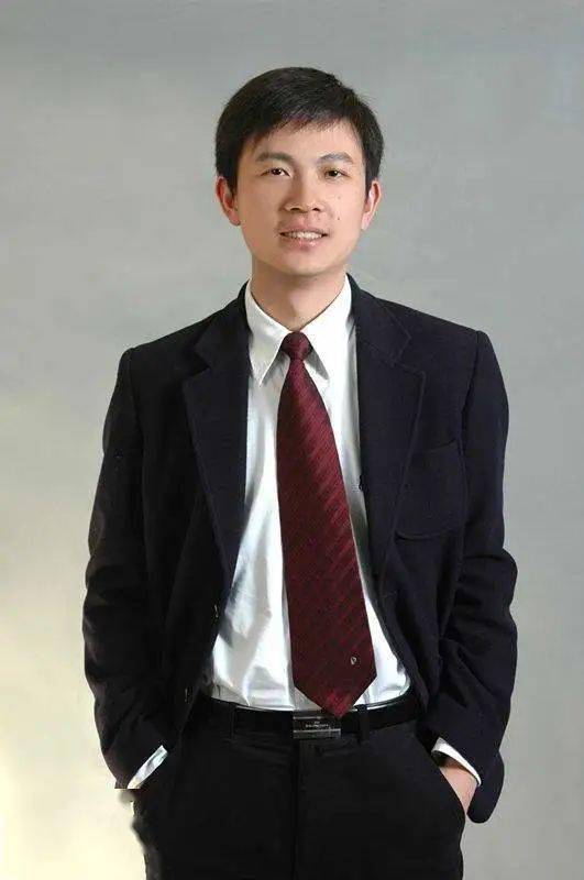 广发基金百亿老将卸任副总，明星产品业绩承压，投研转型承压前行