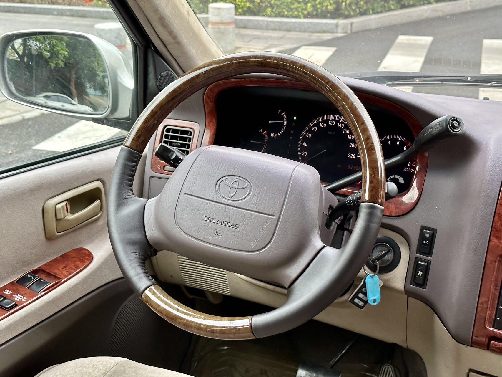 金杯汽车：控股子公司获得三个内饰项目定点 金额合计8.86亿元