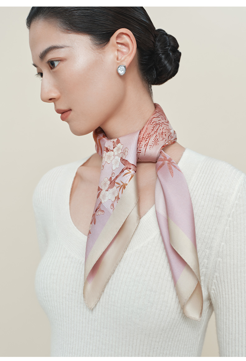 万事利获得外观设计专利授权：“丝巾（骑迹-中方巾）”