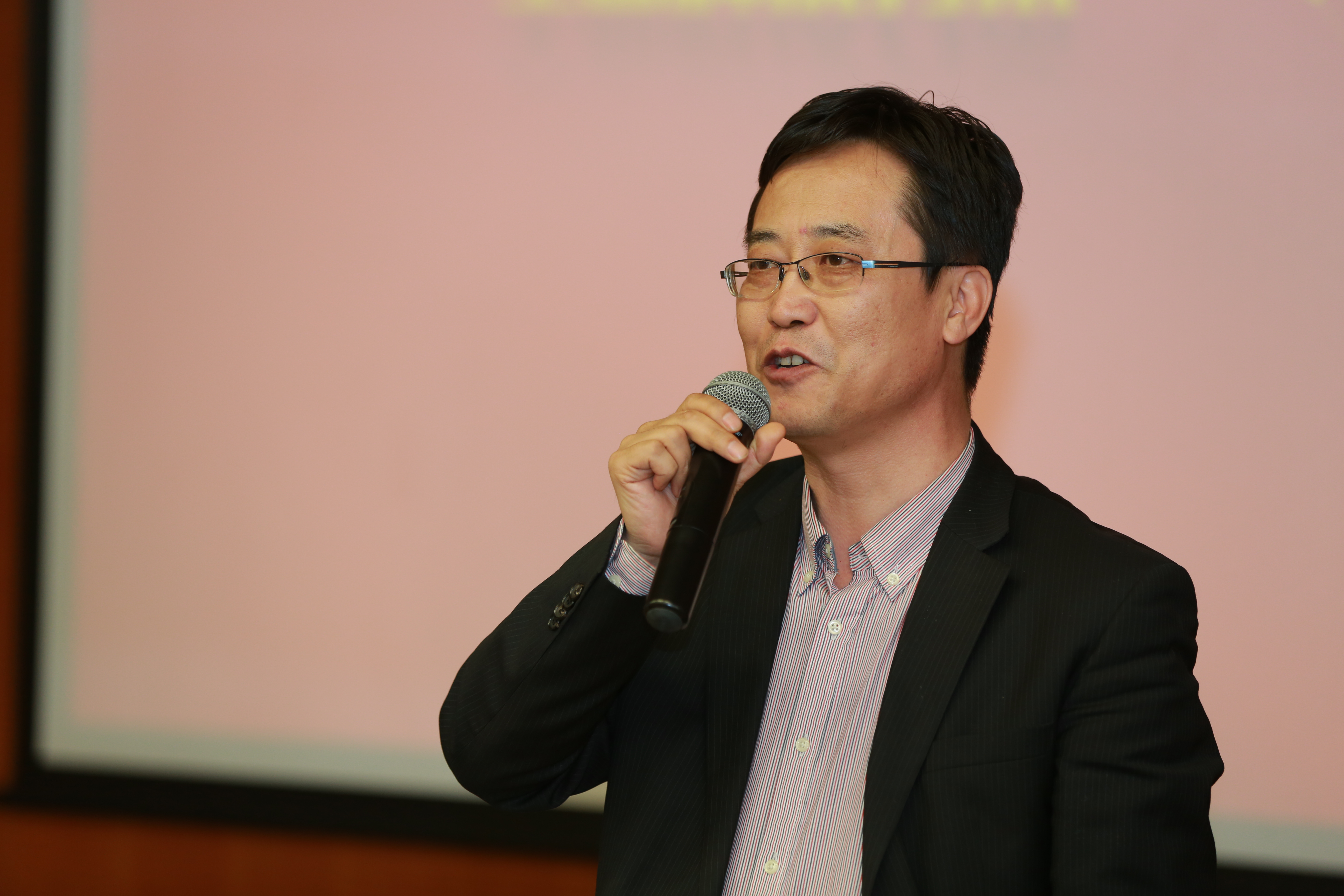 用友网络：4月7日召开董事会会议