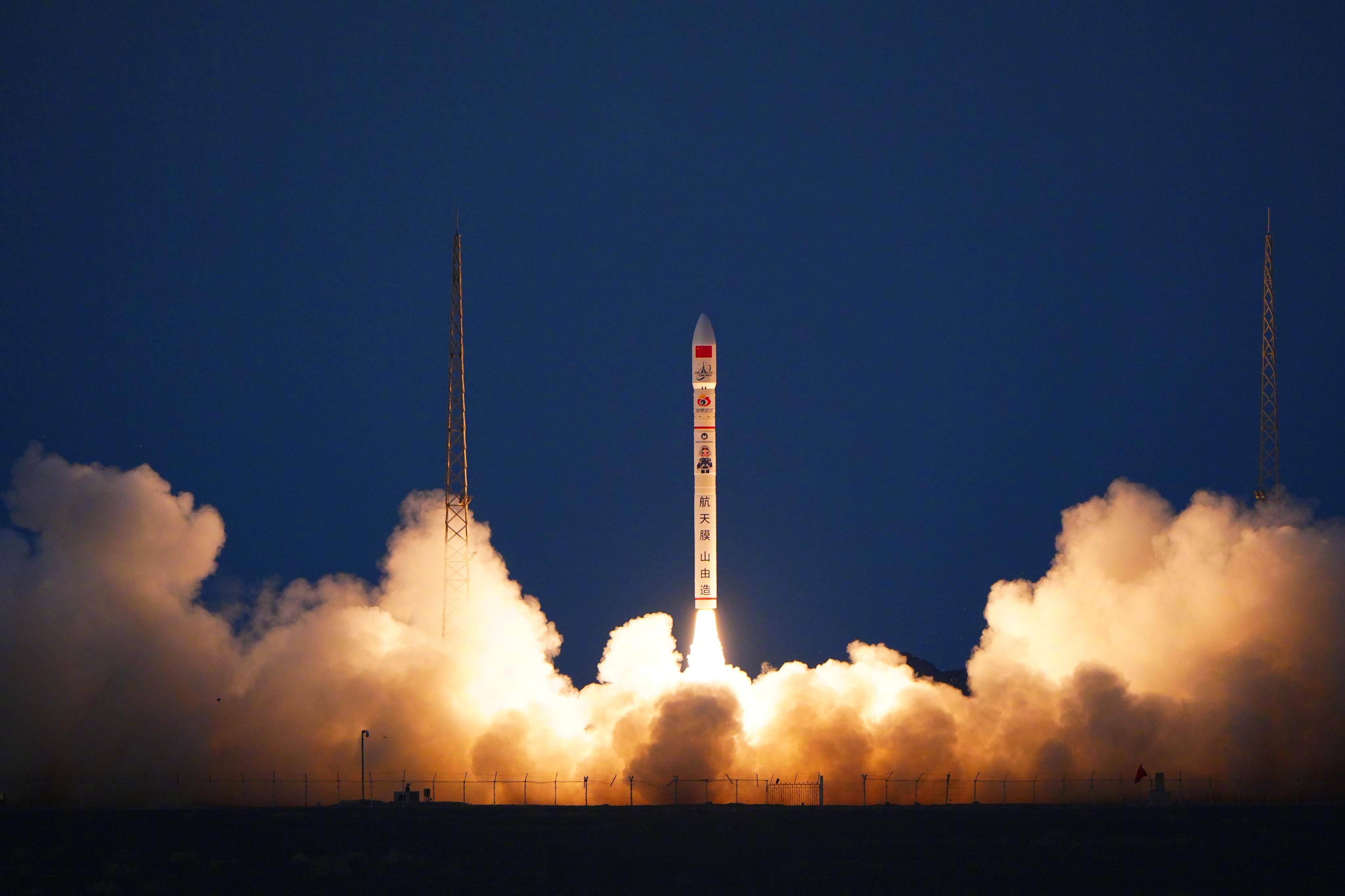 轻舟试验飞船转入长期运行阶段