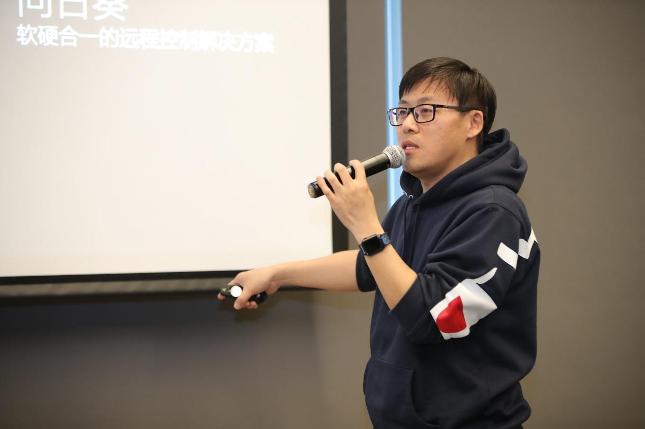 实探深天马Micro LED生产线：从跟随到引领，中国企业如何攻下“未来显示”这块“硬骨头”？