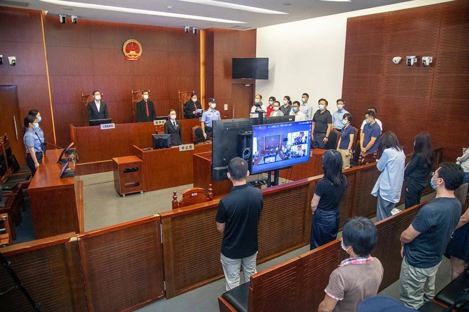 上海市第一中级人民法院对被告人赵雨蝶虐待、故意伤害案一审宣判