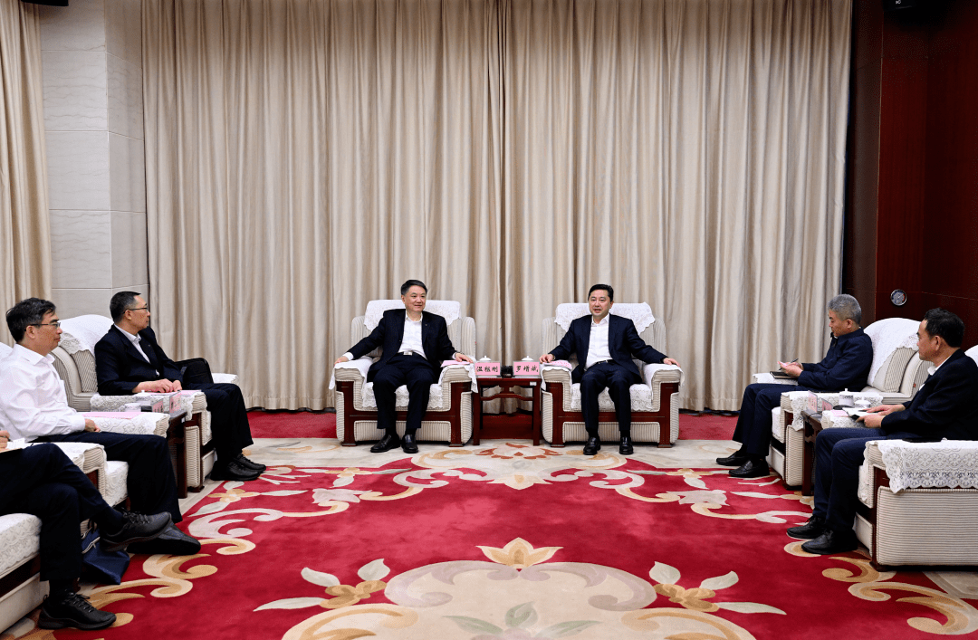 湖北省委书记王忠林会见中国华能集团董事长温枢刚