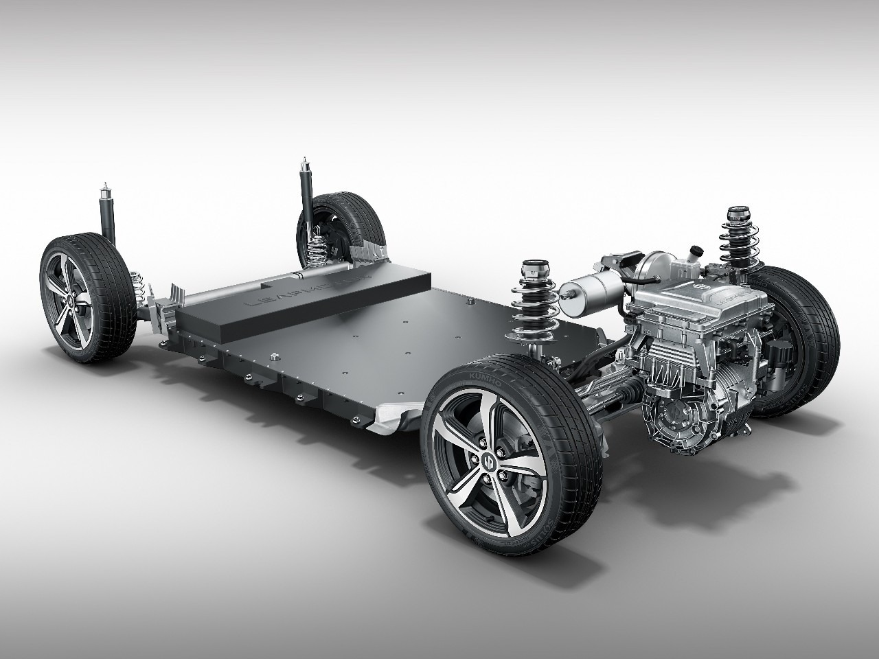 重构AI+车技术底层逻辑 千里科技携手阶跃星辰共建原生智驾基座模型