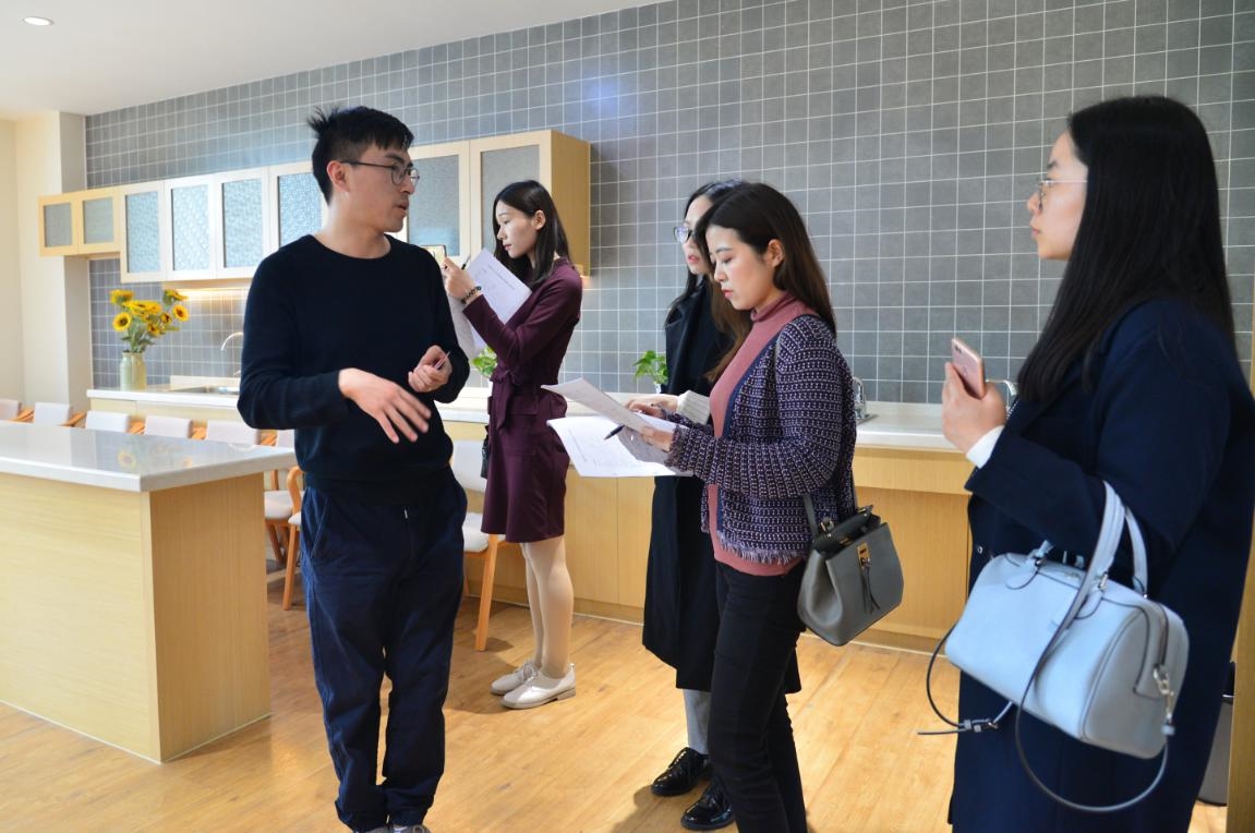 超360家公司获机构调研，新易盛最受关注